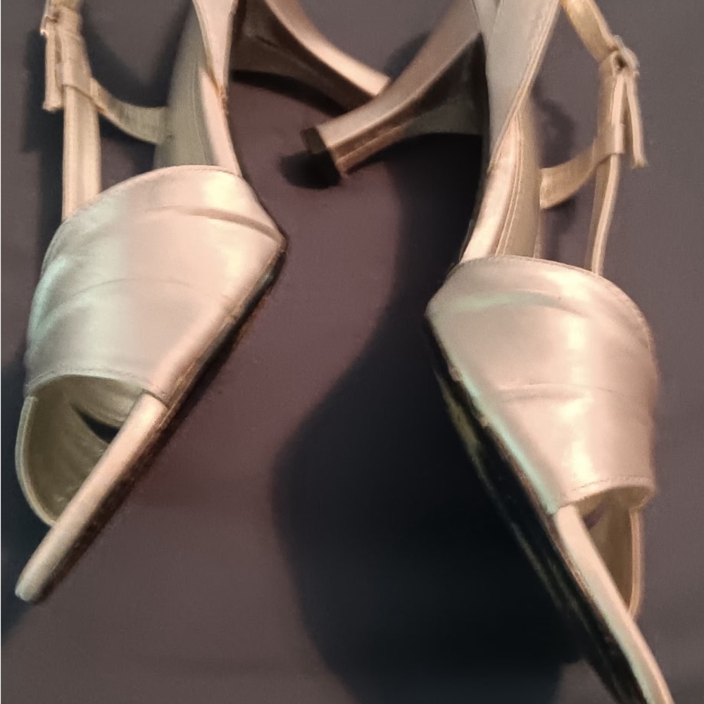 Lulu Townsend Cream Open-Toe Heels